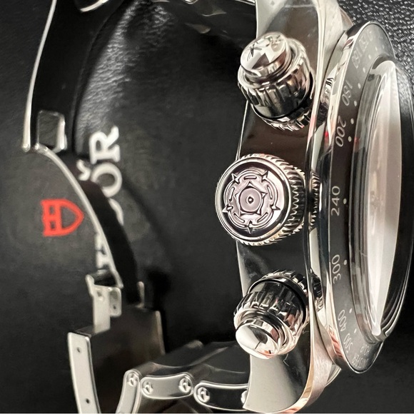 Tudor Black Bay Chrono - Picture 12 of 14